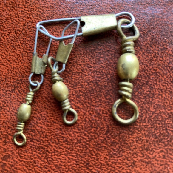 Jewelry Making  Oversize Safety Pin, Vintage Swivel  pins.Race Horse Charm. - Picture 3 of 6
